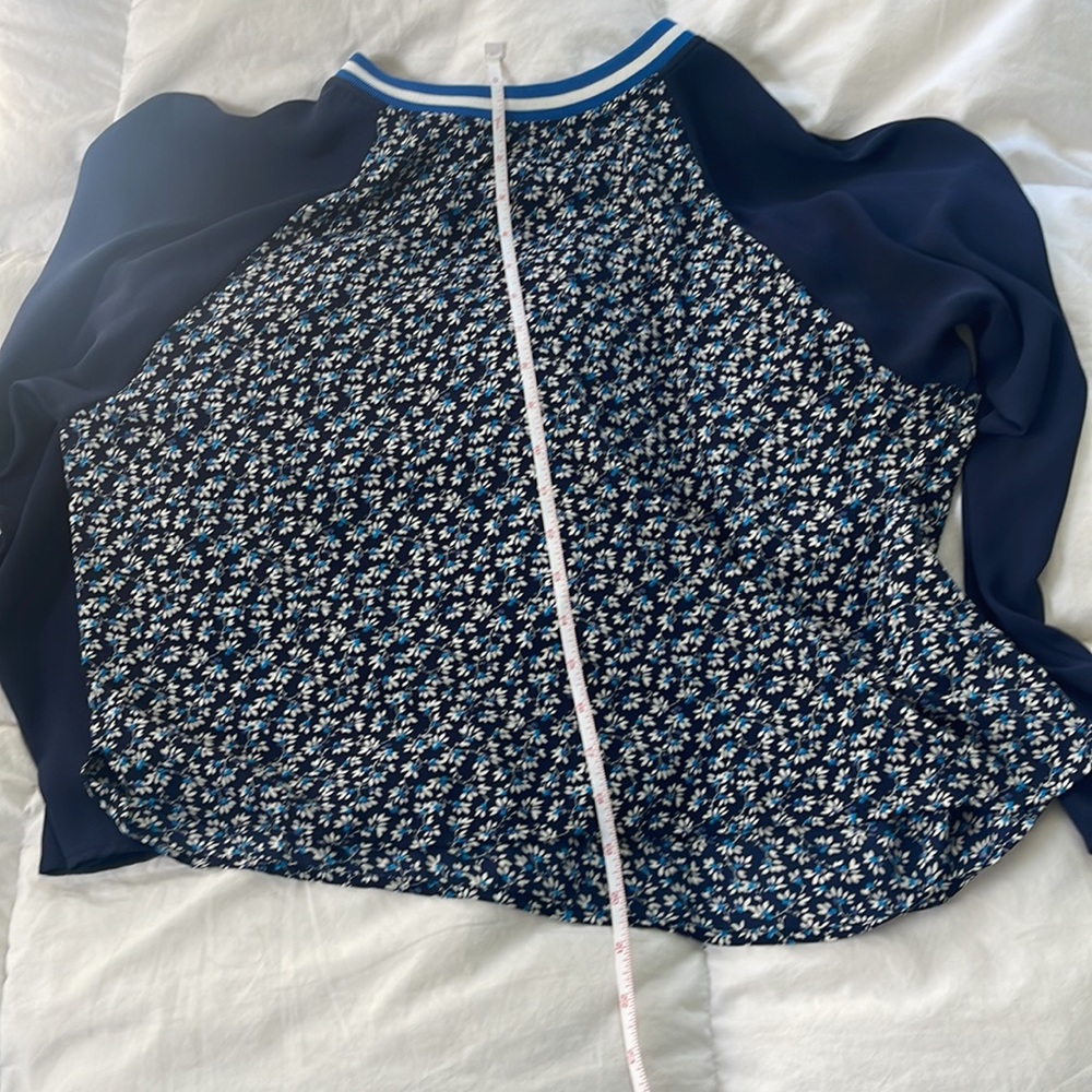 H & M Women's Dress Shirt - Picture 4 of 4